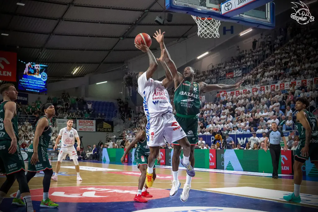 Galeria zdjęć 28 kolejki OBL Anwil Włocławek-WKS Śląsk Wrocław — zdjęcie 105