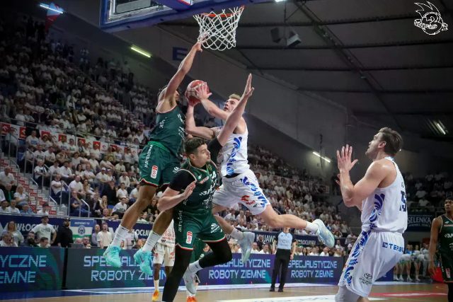 Galeria zdjęć 28 kolejki OBL Anwil Włocławek-WKS Śląsk Wrocław — zdjęcie 161