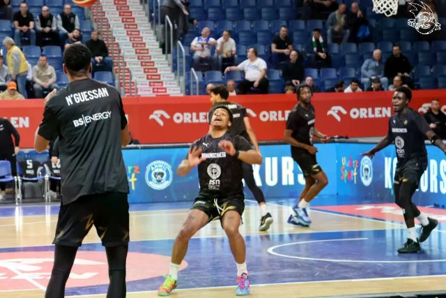 Galeria zdjęć meczu FIBA Europe Cup: Anwil Włocławek 🆚 Basketball Löwen Brunszwik — zdjęcie 10