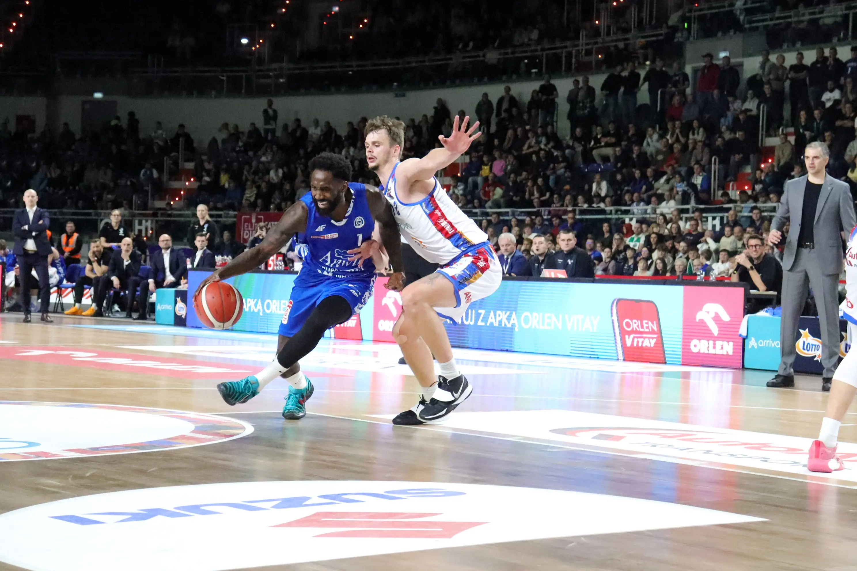 Derby pełne sprzeczności - Anwil wygrywa, dwie twarze Rottweilerów wracają