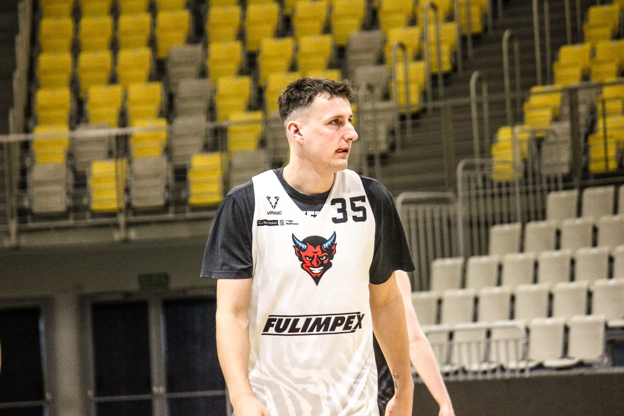 "W 1. lidze odżyłem jako koszykarz" – wywiad z Damianem Jeszke