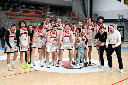Polonia z " nową miotłą" walczy o uratowanie sezonu!