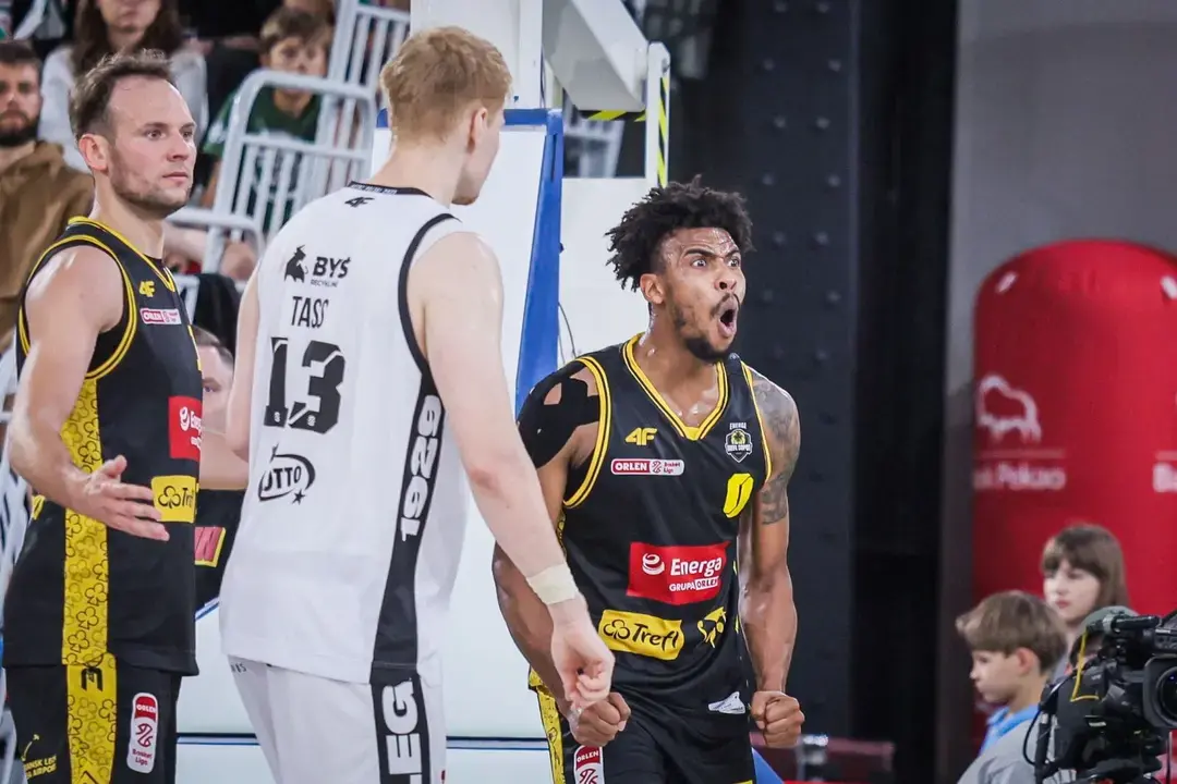 Nokauty w półfinałach Superpucharu Polski - Start i Trefl w finale