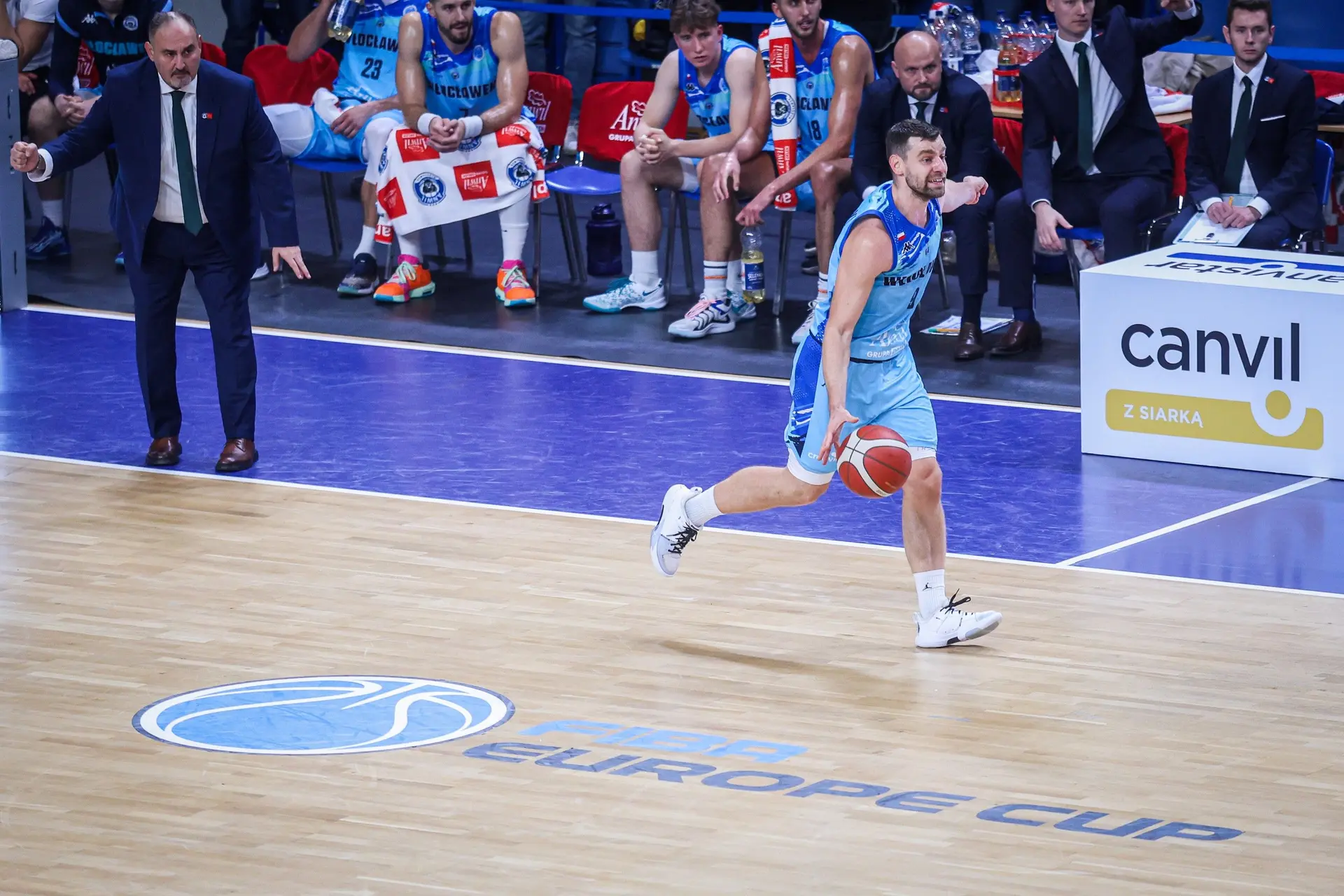 Zwycięstwo Anwilu w FIBA Europe Cup - nerwowy mecz z Fribourg Olympic