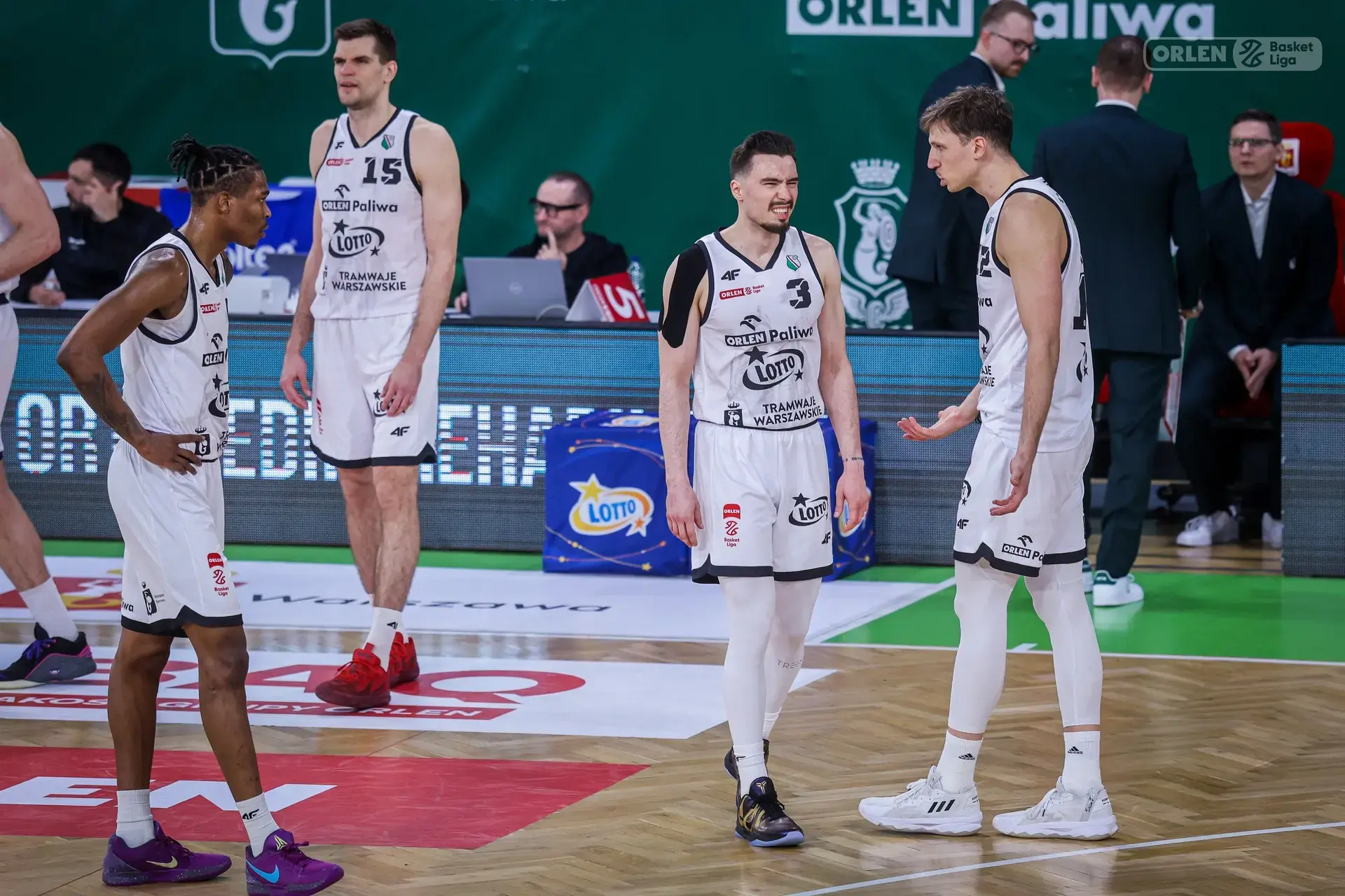 Sensacyjne zwycięstwo Tauronu GTK w stolicy! Fatalna pierwsza połowa wojskowych.